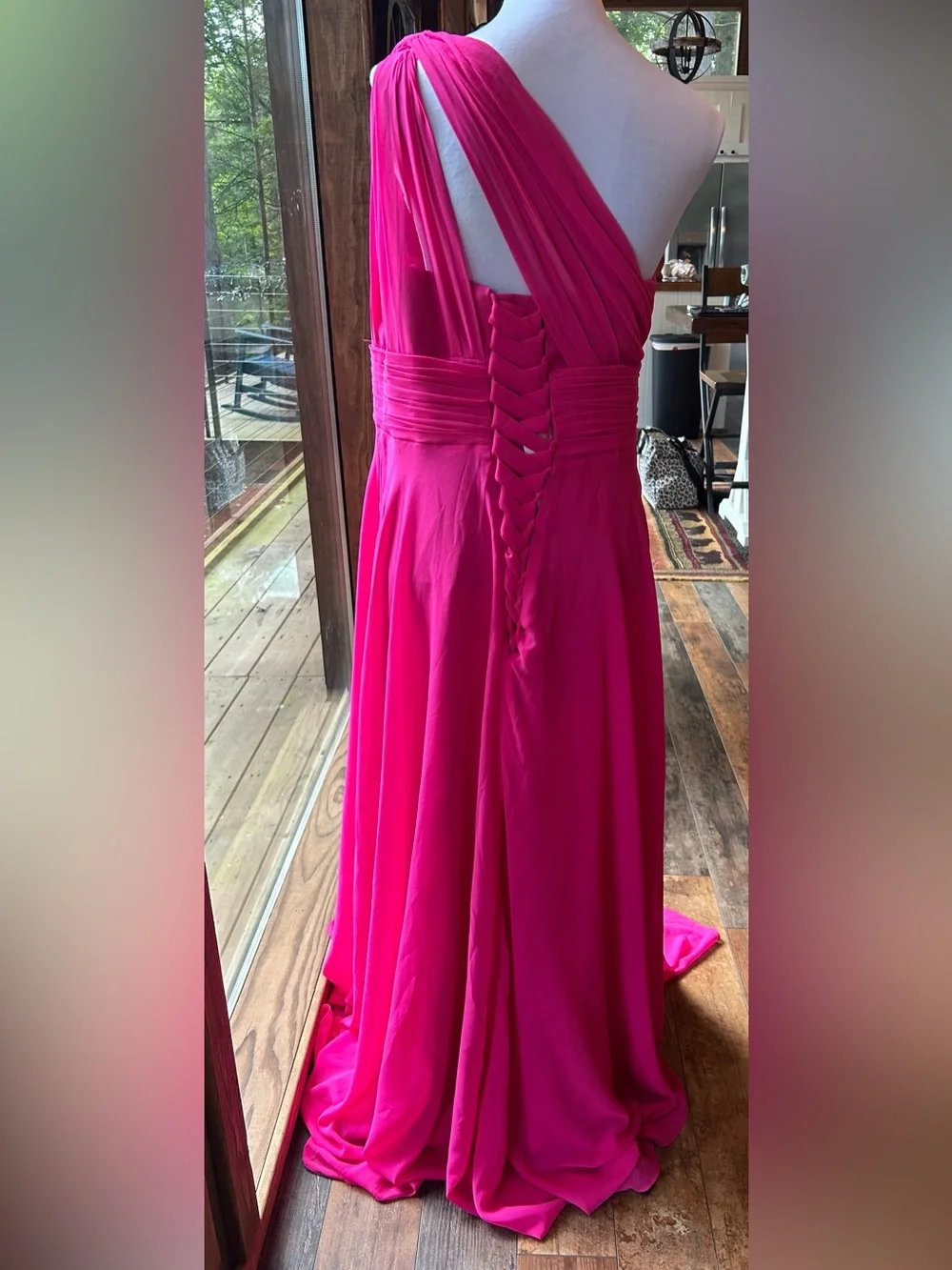 Elegant Fuchsia Sleeveless Evening Dress size 16